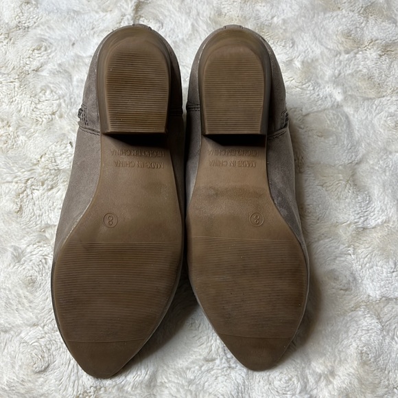 Old Navy size 8 zip up low booties. New Taupe. Faux suede. - Picture 7 of 7